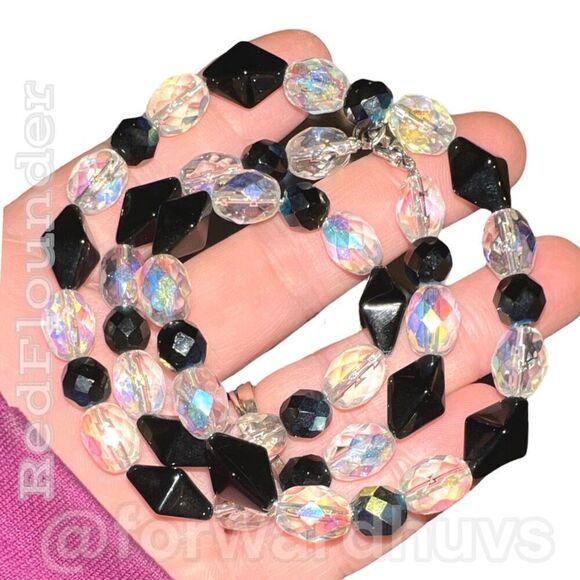 Black and Clear Faceted Rhinestone Necklace With Silver Tone Clasp - Picture 9 of 12